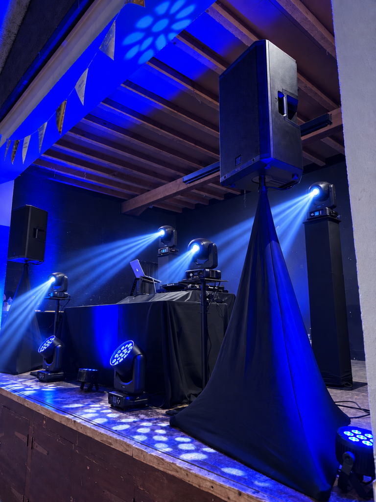 DJ événement professionnel dans le Tarn
Animation DJ soirée d’entreprise Tarn
Sonorisation et éclairage événement professionnel